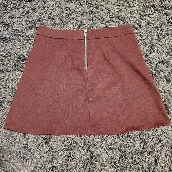 Maroon skirt - Picture 2 of 2